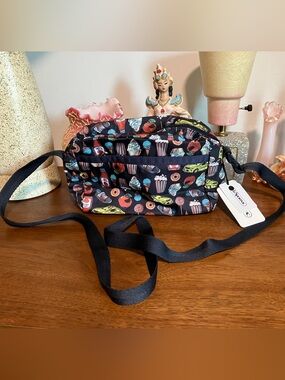 Lesportsac Daniella Crossbody New York Icons